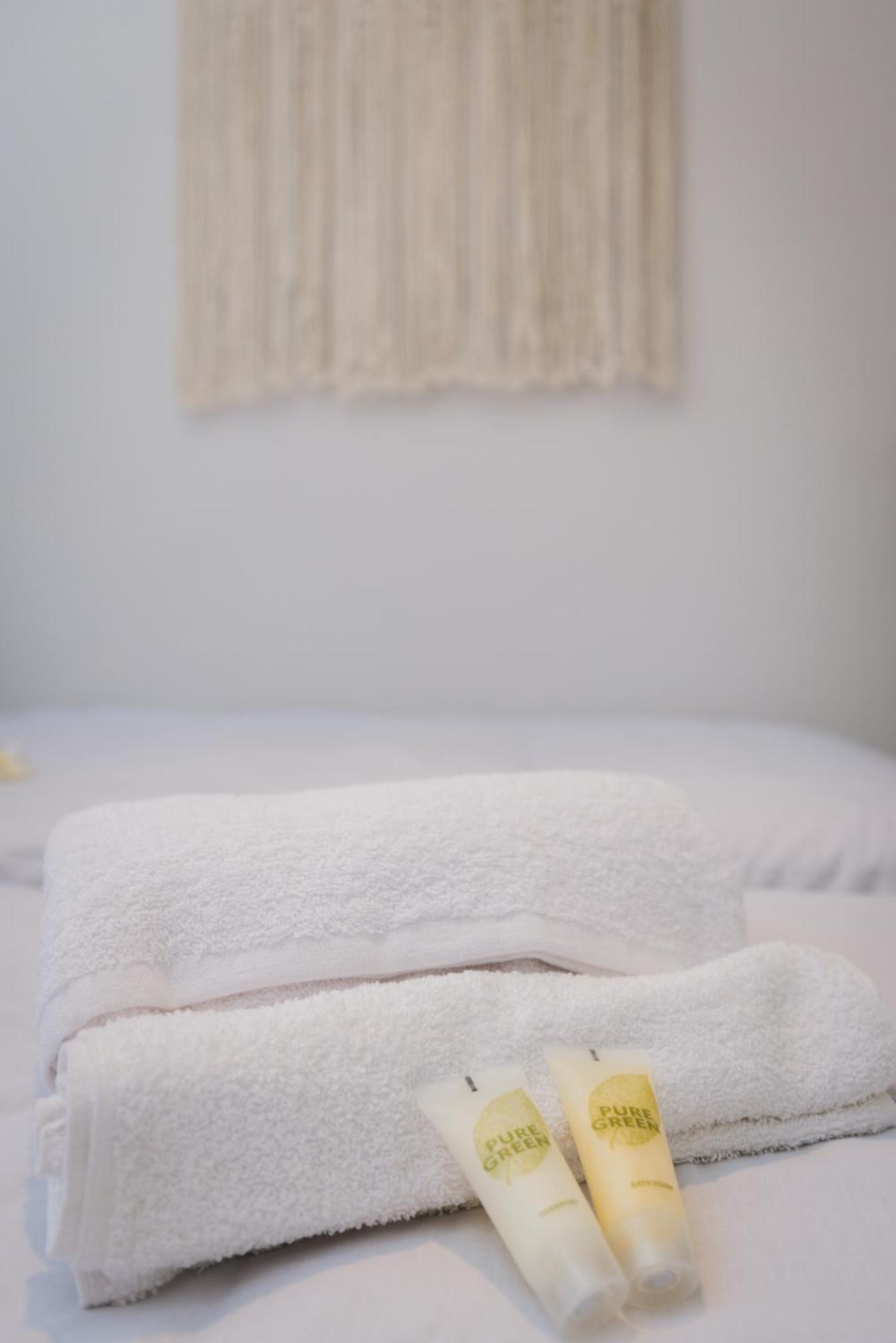 Stylish Apt W Jacuzzi, 5 Min To White Tower Thessaloniki Buitenkant foto